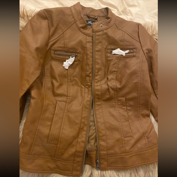 NWT faux leather jacket in camel - Picture 5 of 9